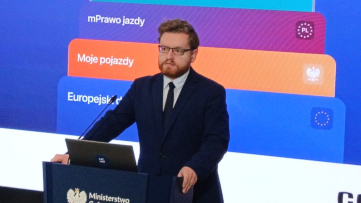 Zakaz social mediów dla dzieci. Standerski: Lewica czeka z oceną