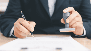 Nowy przewodnik Ministerstwa Cyfryzacji wyjaśnia, jak administracja publiczna może wykorzystywać sztuczną inteligencję w codziennej pracy