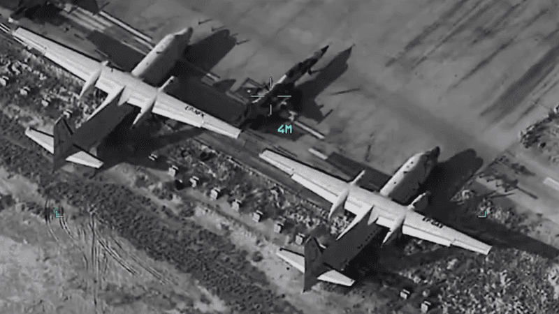 Moment trafienia irańskiego F-5