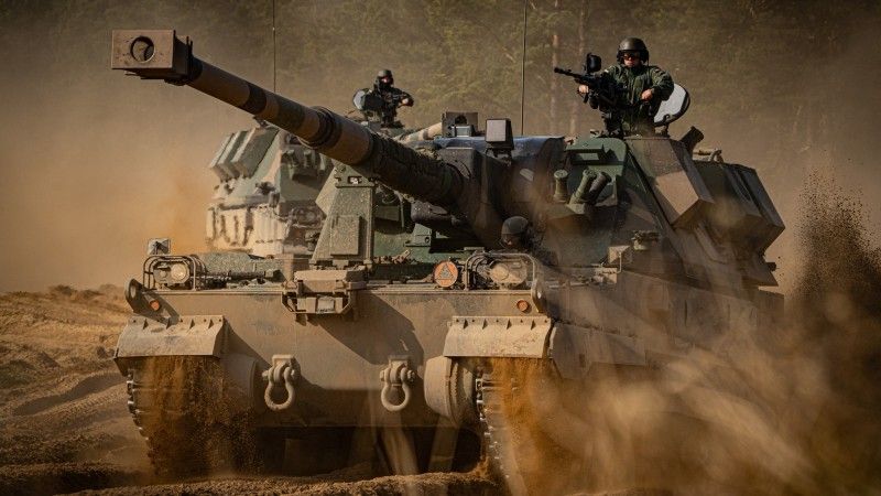 Armatohaubice samobieżne Krab należące do 5. Lubuskiego Pułku Artylerii podczas ćwiczeń Celny Ryś-26.