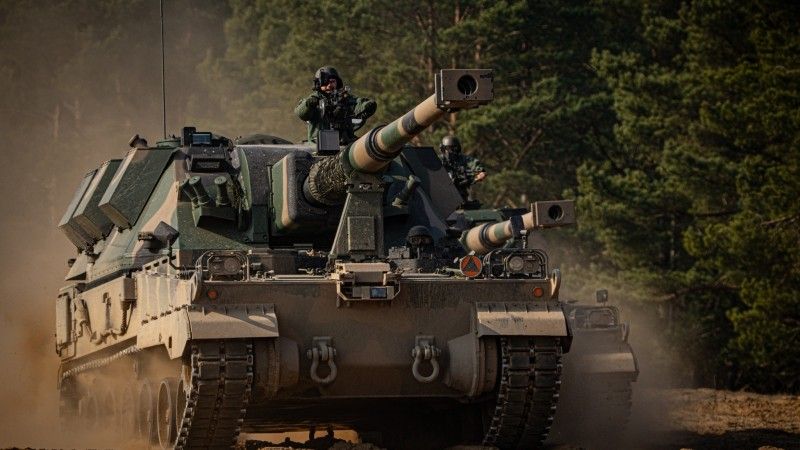Armatohaubice samobieżne Krab należące do 5. Lubuskiego Pułku Artylerii podczas ćwiczeń Celny Ryś-26.