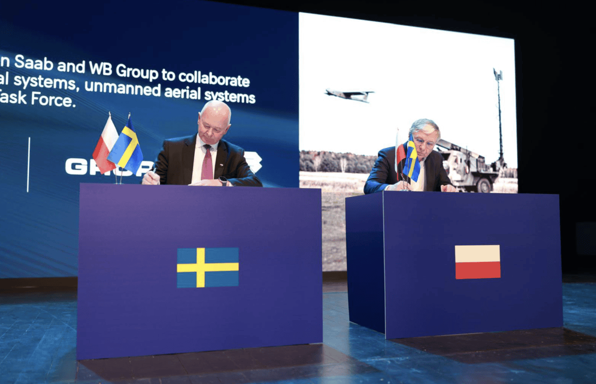 Saab podpisuje umowy z polskimi grupami zbrojeniowymi