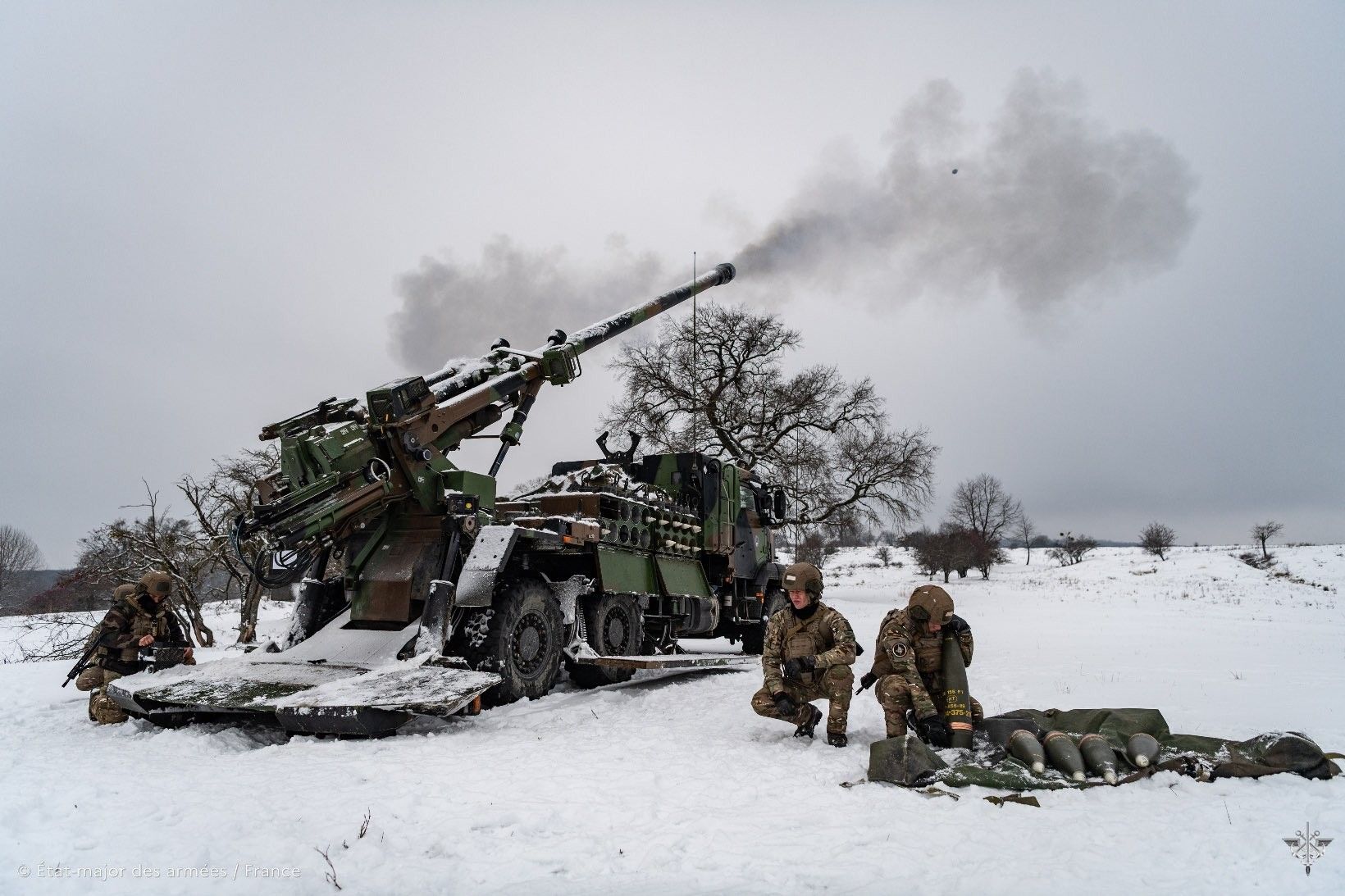 France to procure additional artillery