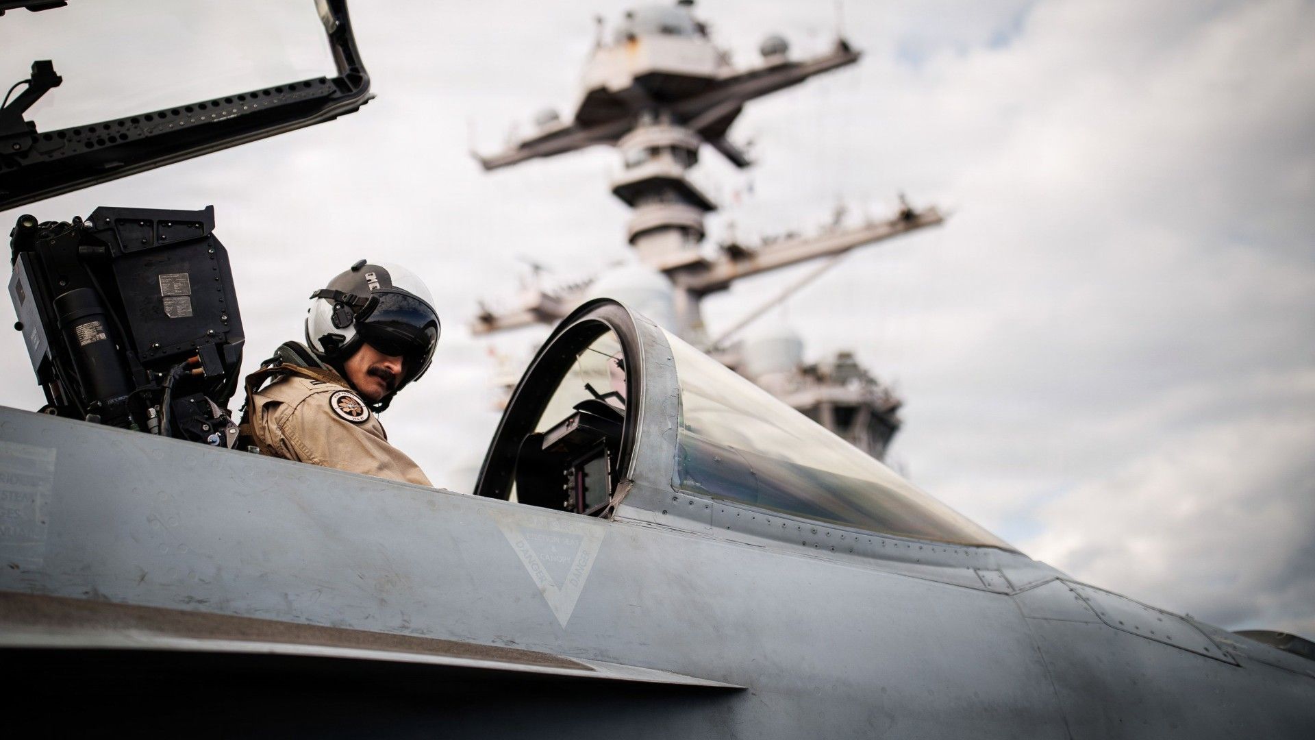 Iran strikes desalination plants amid aerial clashes over the Persian Gulf