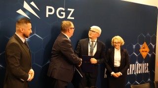 Podpisanie umowy pomiędzy Nitro-Chemem i firmą PROZAP na wykonanie projektu nowej (drugiej) instalacji do produkcji trotylu.