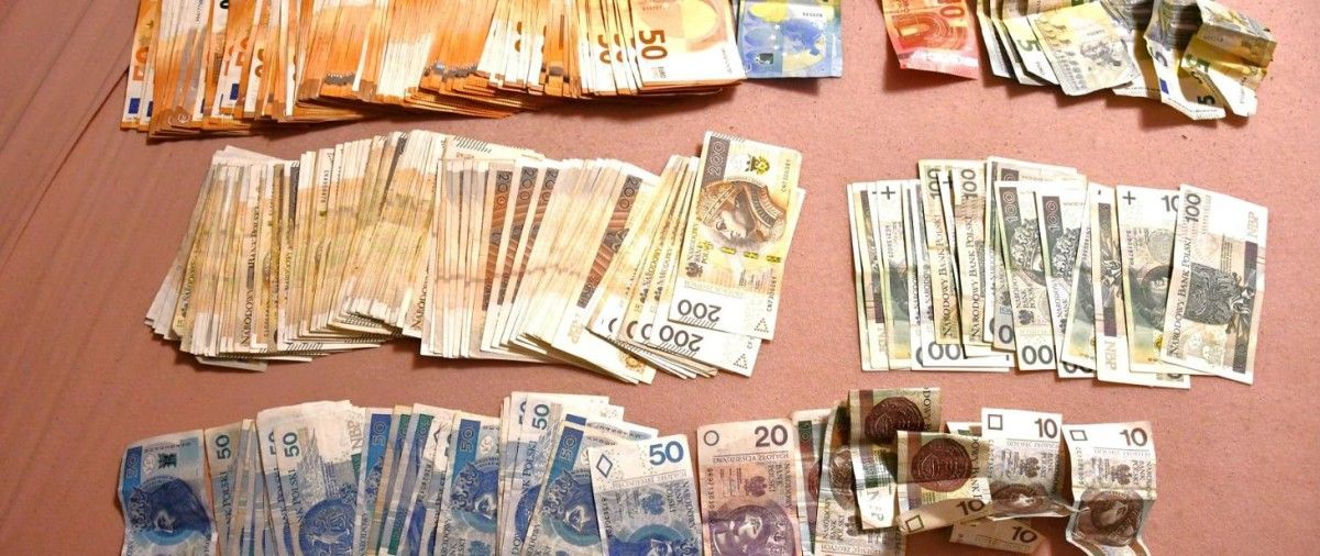 Nielegalny handel odzieżą w internecie. Obroty sięgnęły milionów złotych