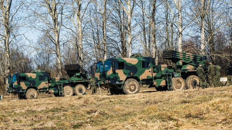 Wieloprowadnicowe wyrzutnie rakiet WR-40 Langusta należące do 14. Dywizjonu Artylerii Samobieżnej.