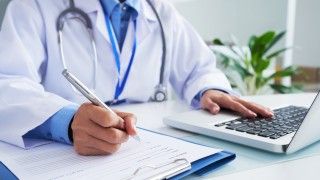 Czy dane osobowe pacjentów mogą być przetwarzane bez ich zgody? Prezes UODO wskazuje jeden konkretny wyjątek od zakazu, który wprowadziło rozporządzenie RODO.