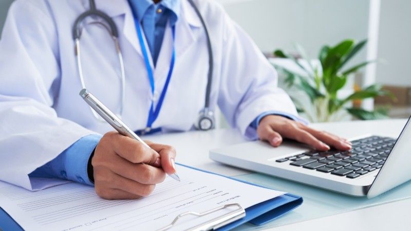 Czy dane osobowe pacjentów mogą być przetwarzane bez ich zgody? Prezes UODO wskazuje jeden konkretny wyjątek od zakazu, który wprowadziło rozporządzenie RODO.