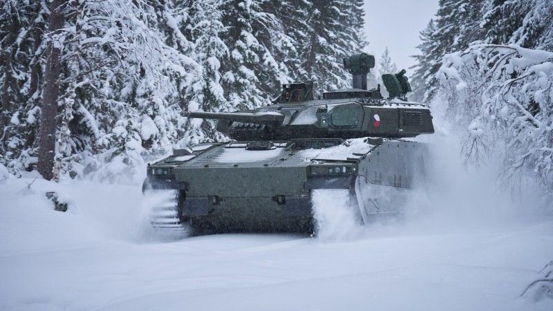 Czeski bojowy wóz piechoty CV90 MkIV podczas testów w Szwecji.