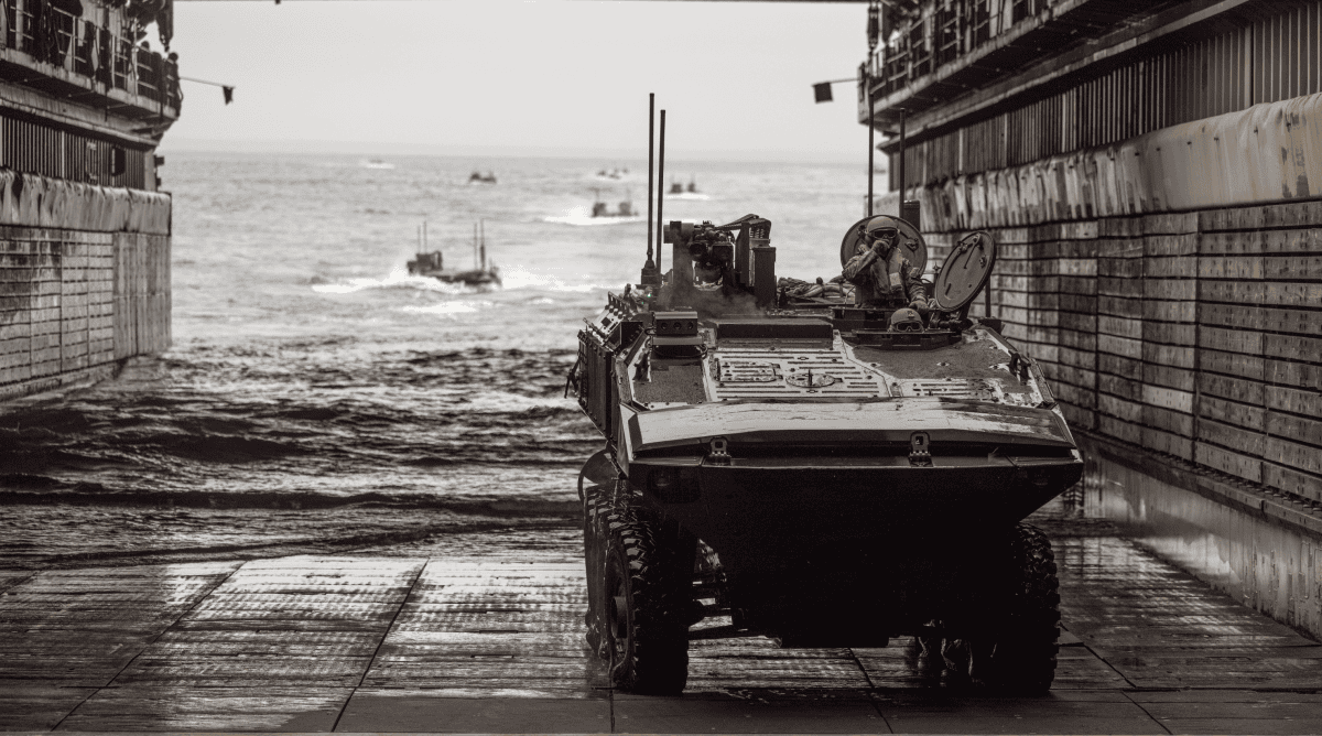 Siły Marines nad Zatokę Perską. Widać, co planuje Trump