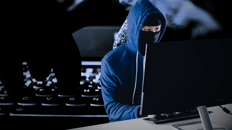 haker cyberataki kradzież danych wojsko