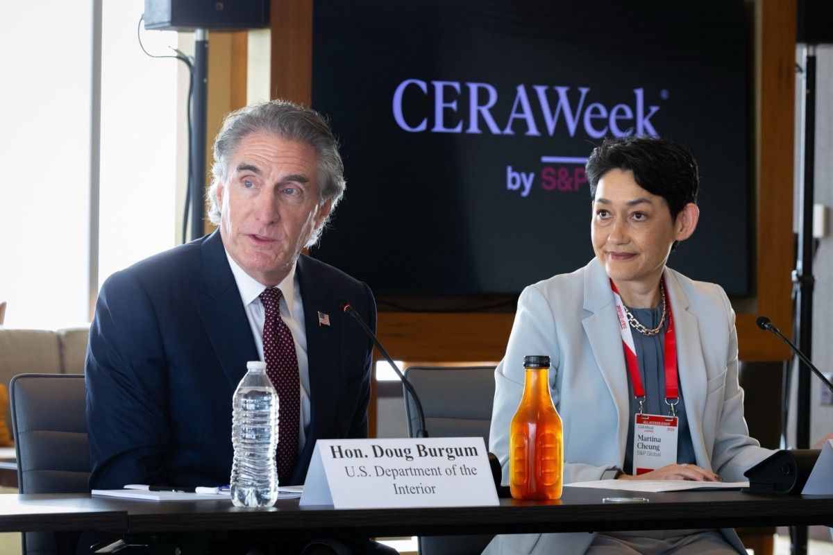 Miliard dolarów z farm wiatrowych na LNG. Nowa umowa USA i TotelEnergies