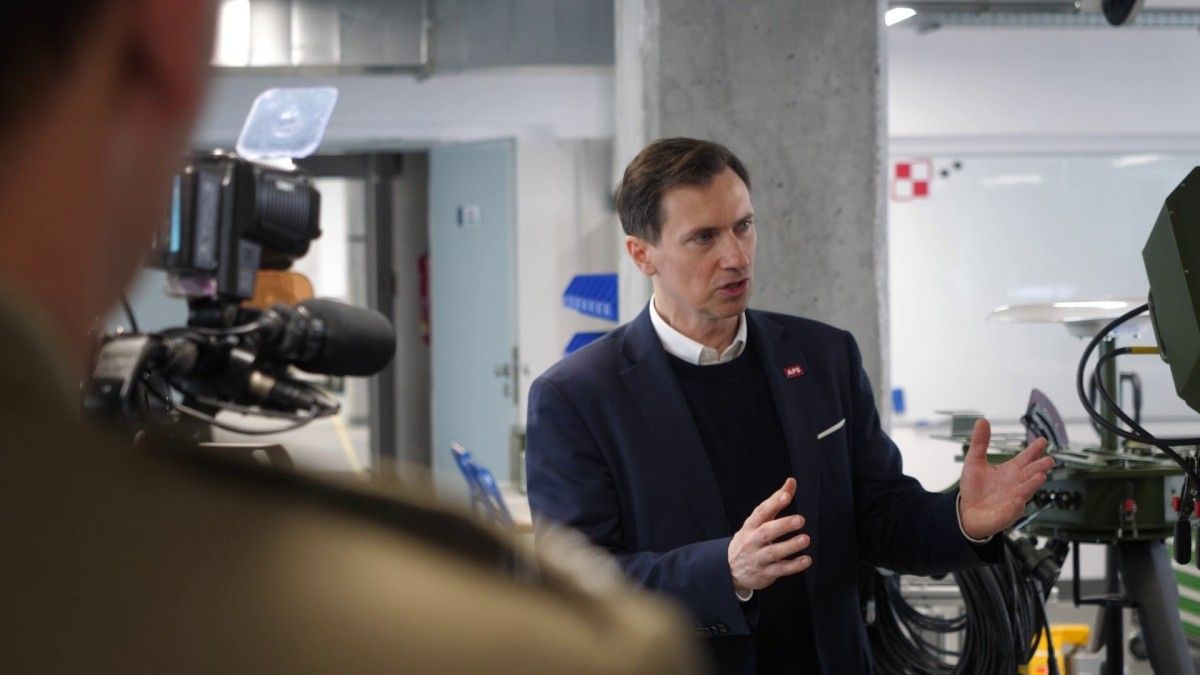 Firma z Gdyni tworzy mózg systemu antydronowego San. Byliśmy w APS