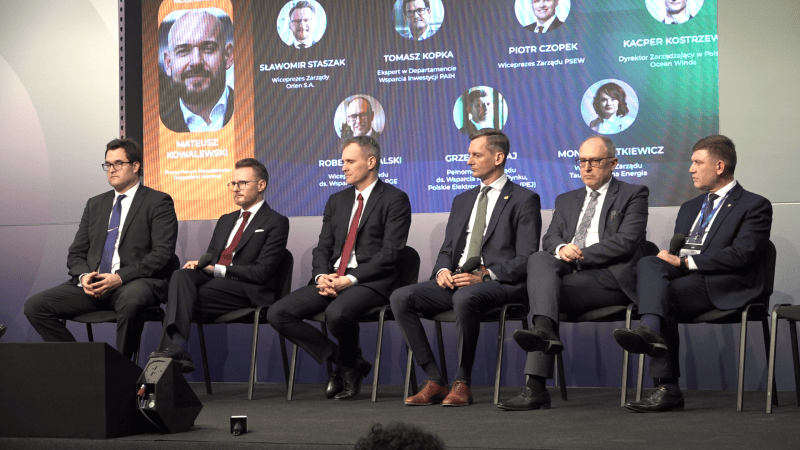 Uczestnicy panelu „Transformacja po polsku. Jak firmy z Polski wchodzą w zielone łańcuchy dostaw” na organizowanej przez Energetykę24 konferencji PowerConnect Energy Summit w Gdańsku.