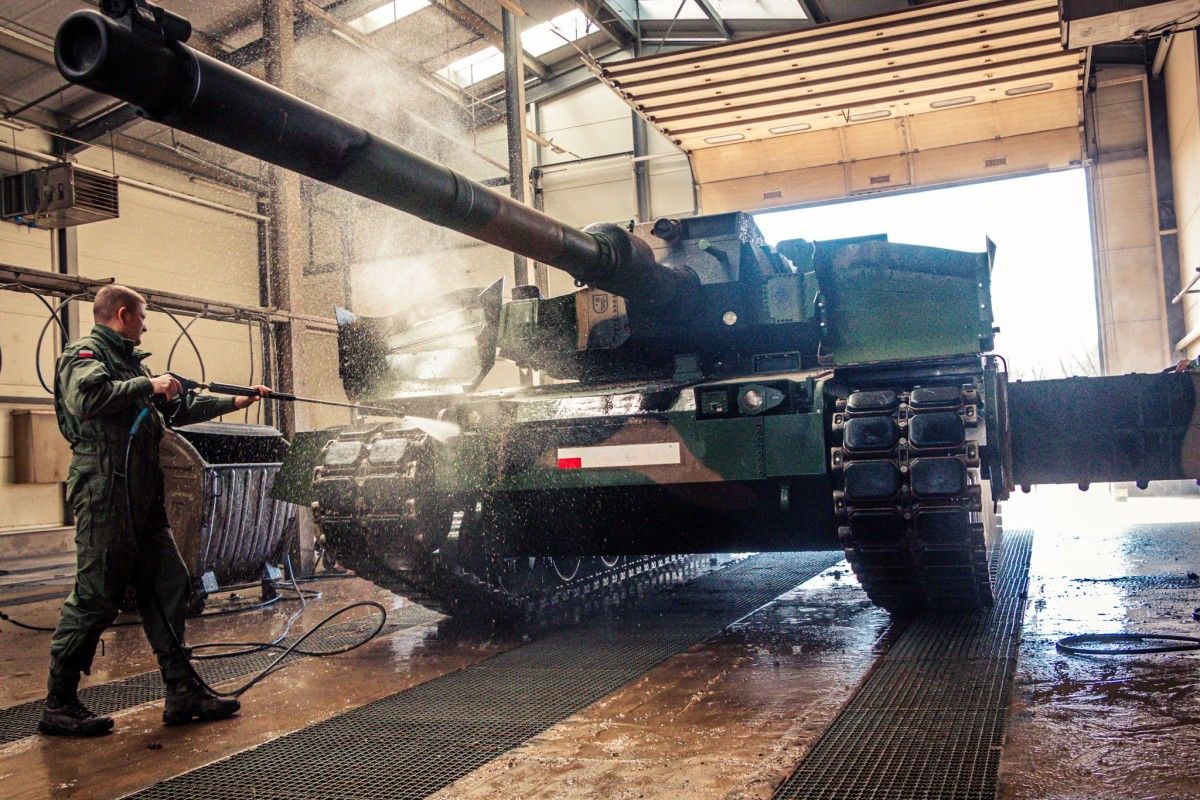 Tylko u nas: Czołgowa umowa na istotny jubileusz [DEFENCE24 NEWS]