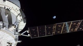 Statek Orion w trakcie misji bezzałogowej w 2022 r.