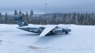 KC-390 Millennium podczas testów na poligonie Vidsel, w Szwecji.