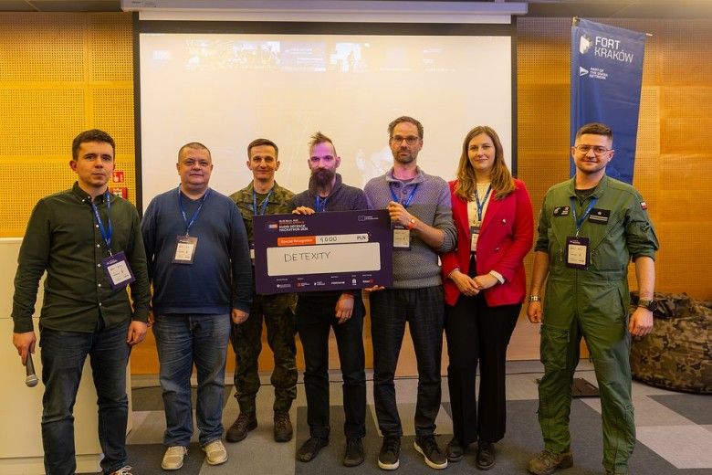 Detexity – wyróżnienie