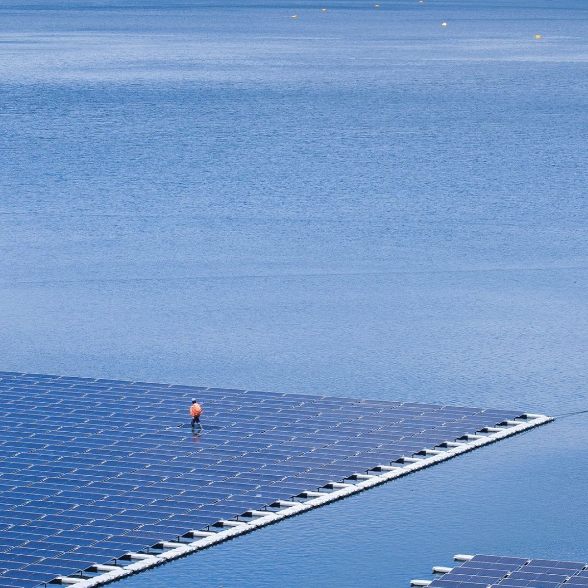 Słonce na wodzie, czyli jak Azja inwestuje w pływającą fotowoltaikę