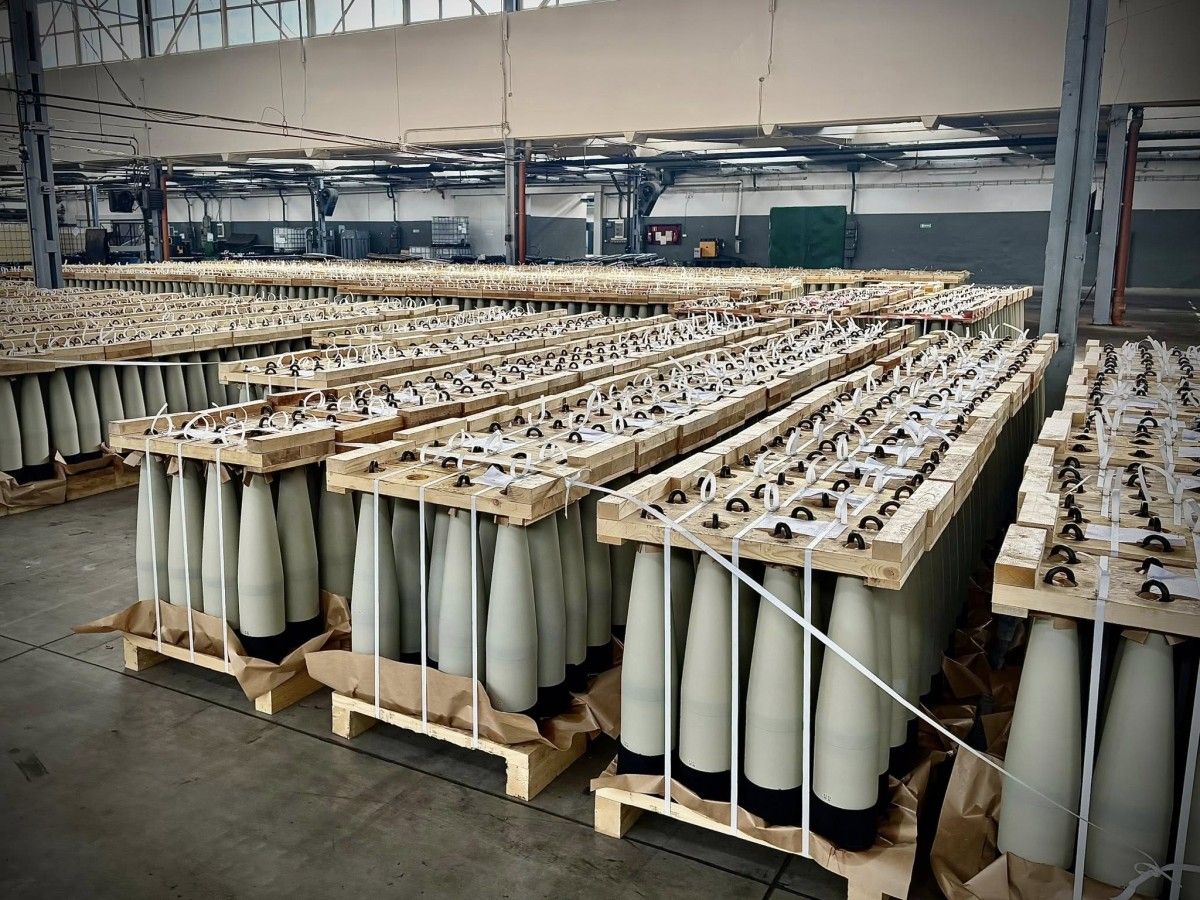 Израиль приказывает десятки тысяч артиллерийских снарядов