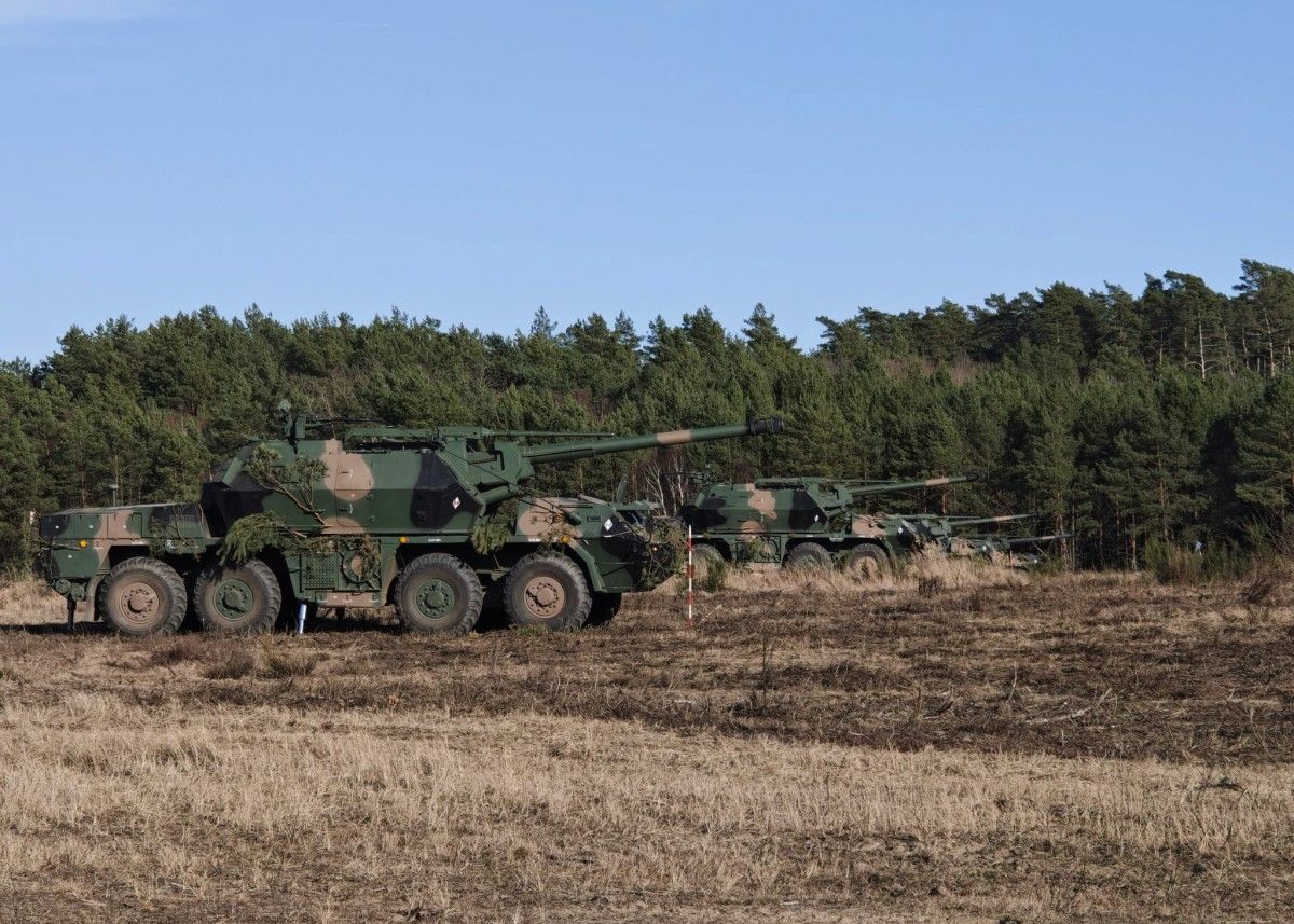 Резервисты тренируются на гаубицах