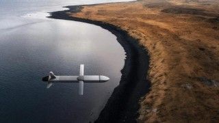 Wizualizacja pocisku manewrującego Destinus Ruta Block2 w locie.