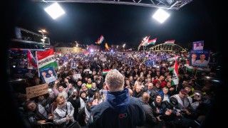 Wiec przedwyborczy Petera Magyara i partii TISZA.