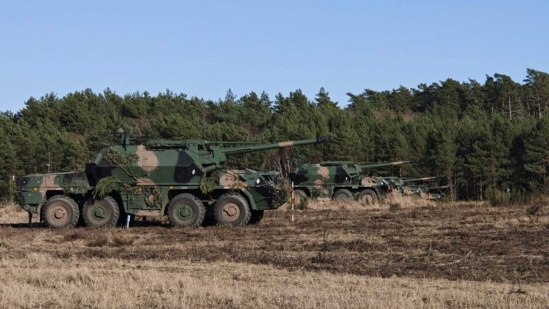 Haubice DANA wz.77 należące do 5. Lubuskiego Pułku Artylerii podczas ćwiczeń rezerwistów.