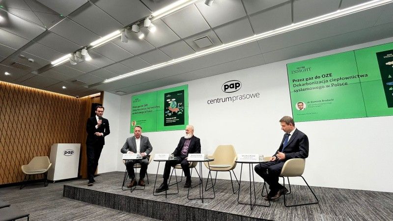 Konferencja dotycząca raportu "Przez gaz do OZE. Dekarbonizacja ciepłownictwa systemowego w Polsce".