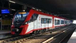 PKP Polskie Linie Kolejowe nie zamierzają wdrażać systemu GSM-R na dużą skalę. Jednym z głównych powodów jest pojawienie się FRMCS na horyzoncie.