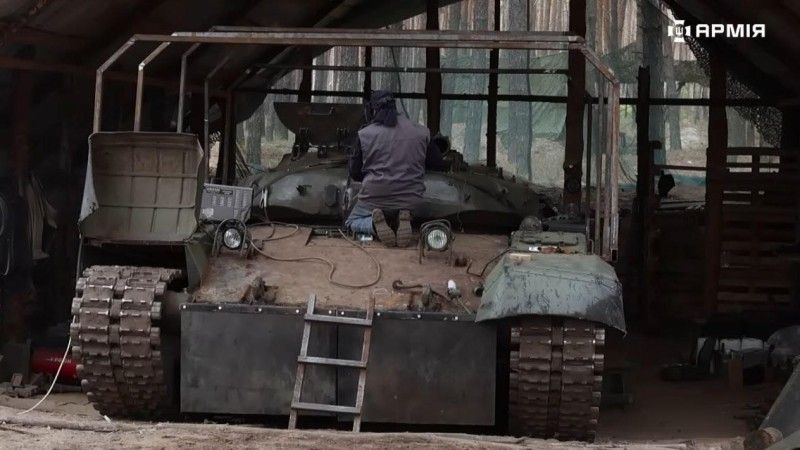 Ukraiński wóz ewakuacyjny powstały na bazie kadłuba armatohaubicy samobieżnej 2S19 Msta-S oraz wieży czołgu T-72B.