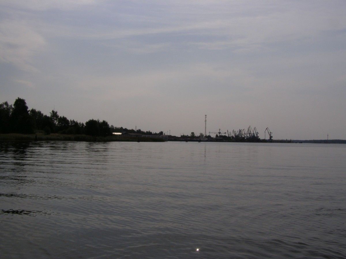 Pożar w porcie w Wysocku nad Morzem Bałtyckim po ataku ukraińskich dronów