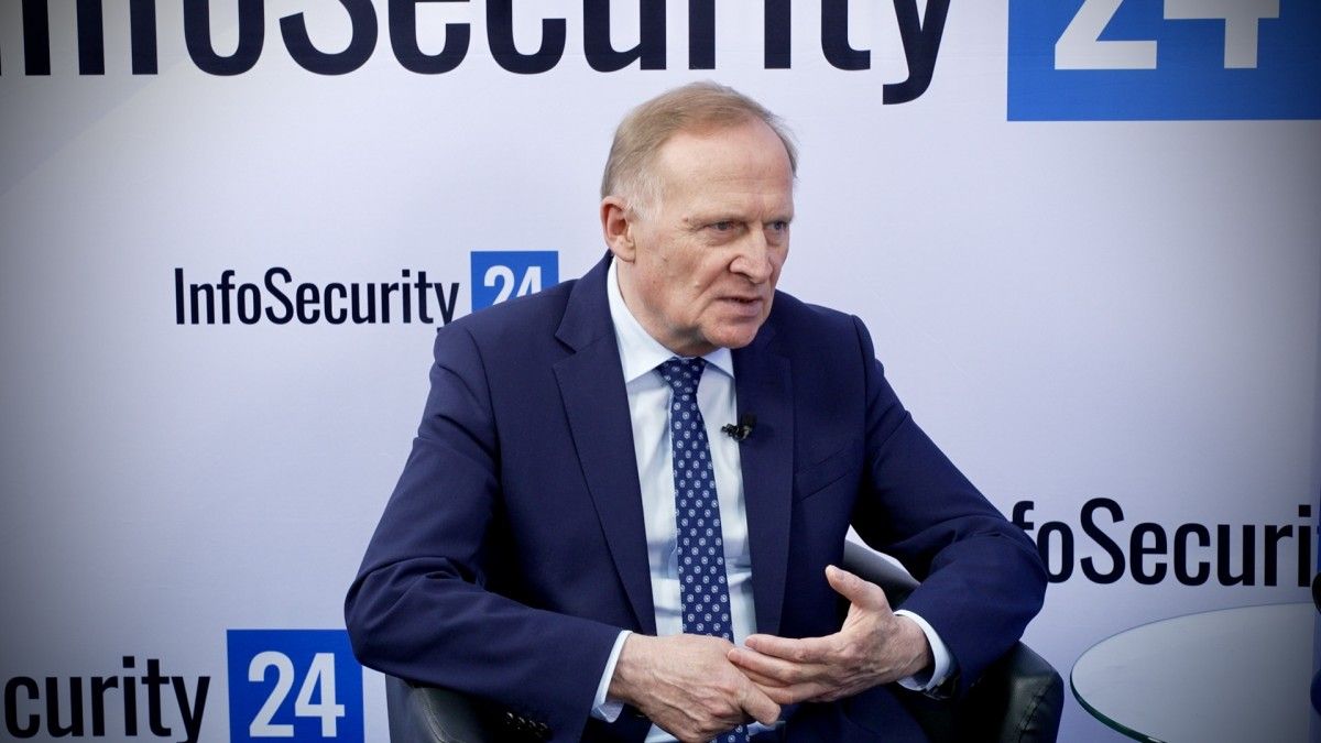 Wiceszef MSWiA o prezydenckim projekcie SAFE: ze straty NBP nie kupimy kamizelek kuloodpornych i karabinków dla Policji