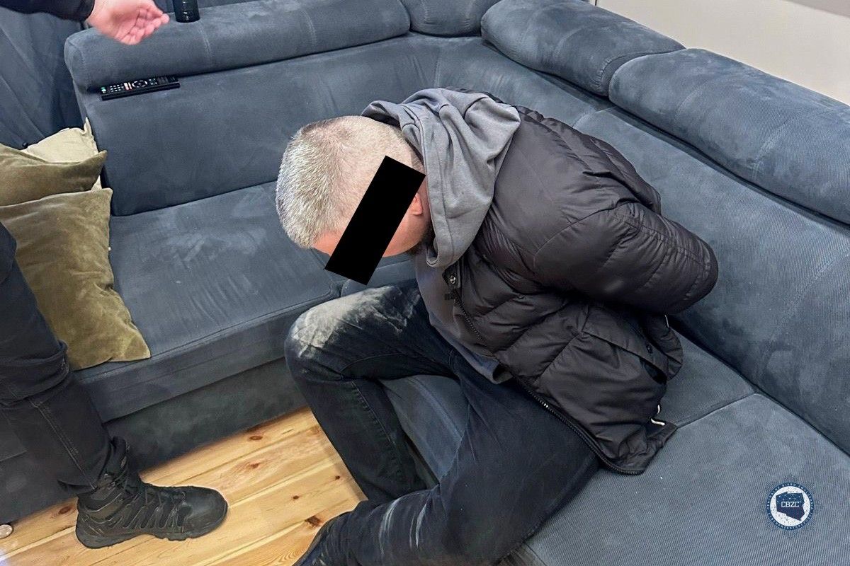 Pseudokancelaria rozbita przez policję