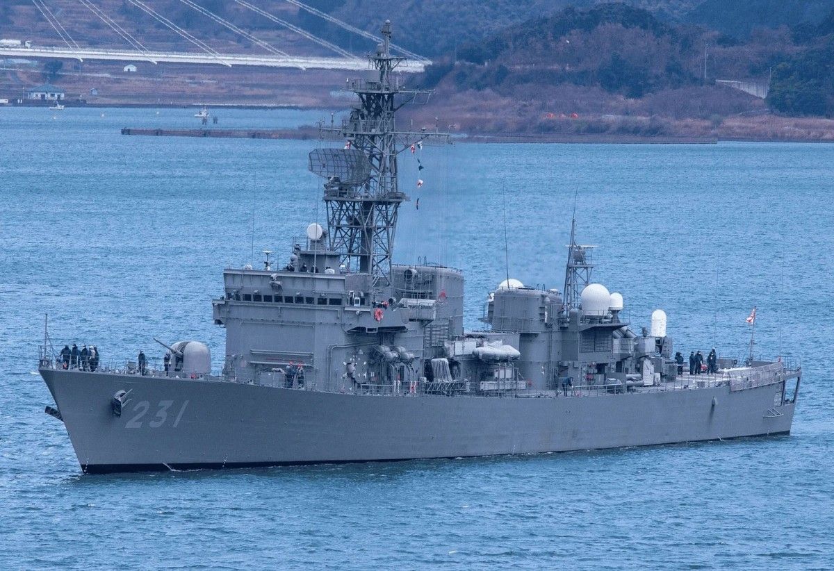 Środowy przegląd mediów; Japonia bez hamulców; Polsko-francuskie zbliżenie