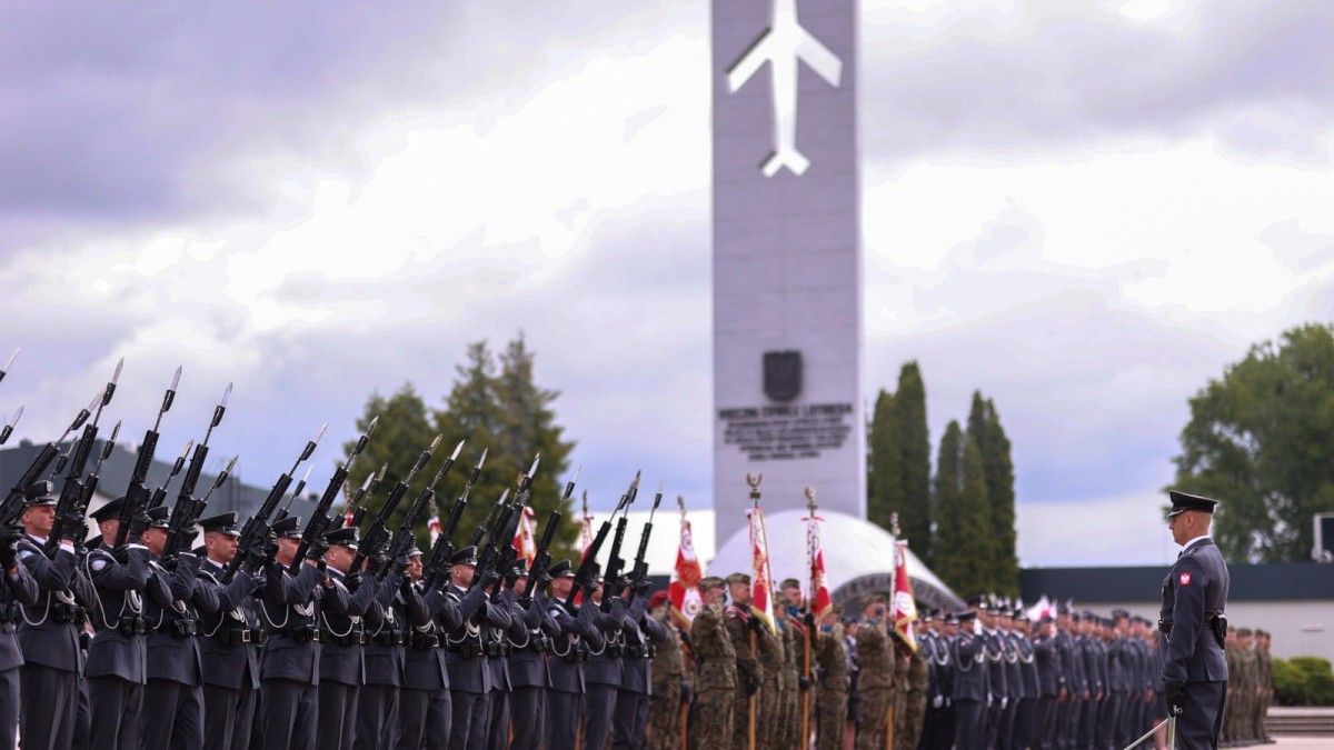 Koniec pierwszego etapu szkolenia pilotów Apaczy