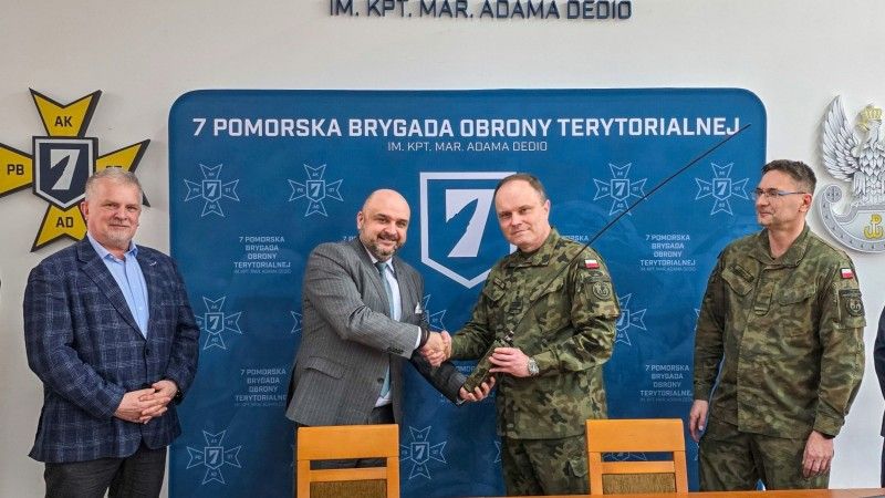 Ceremonia przekazania radiostacji terytorialsom