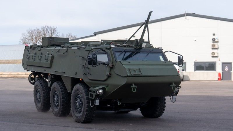 Transporter Patria 6x6.