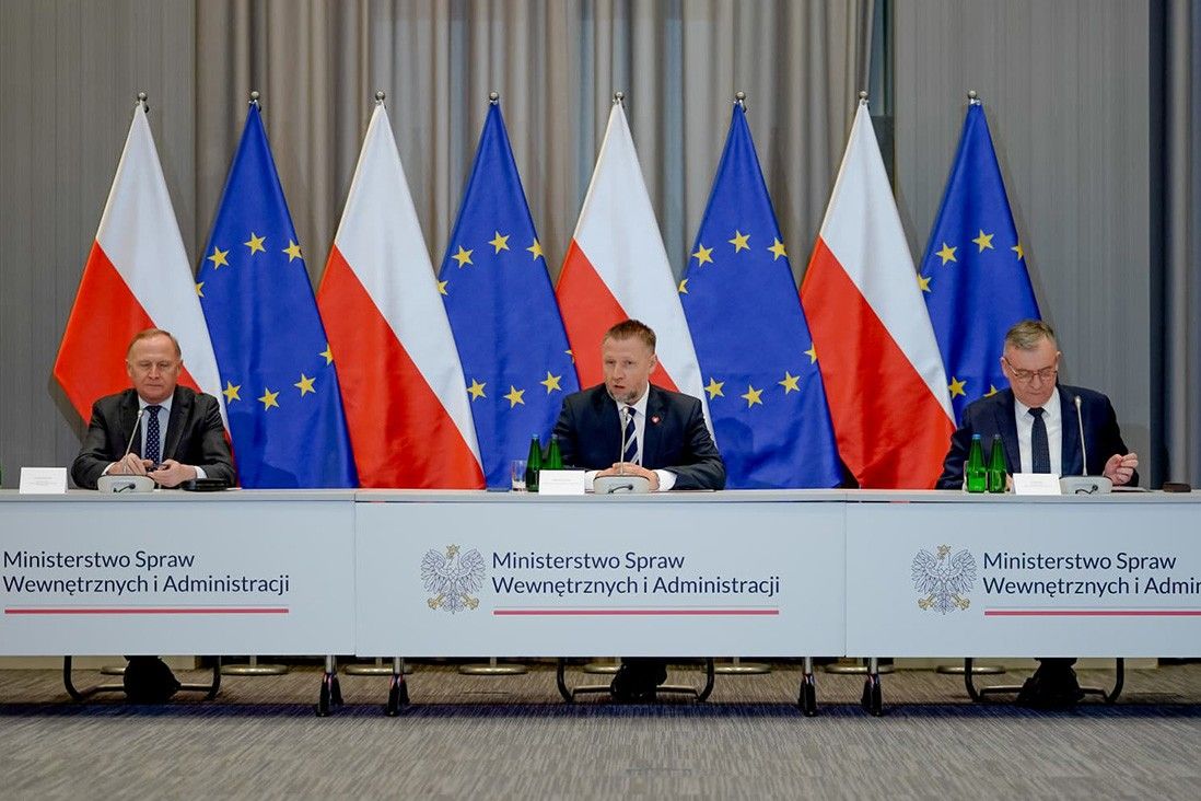 Miliardy na granice i rekordowa skuteczność służb. MSWiA o walce z nielegalną migracją