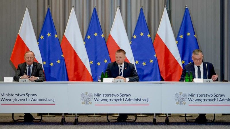 Odprawa ministra spraw wewnętrznych i administracji Marcina Kierwińskiego ze służbami odpowiedzialnymi za ochronę granic