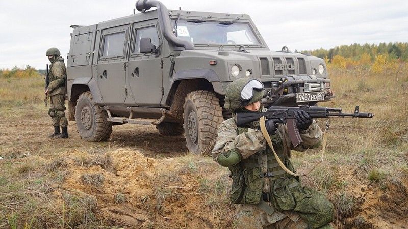 Russian Ground Forces soldiers and Iveco LMV