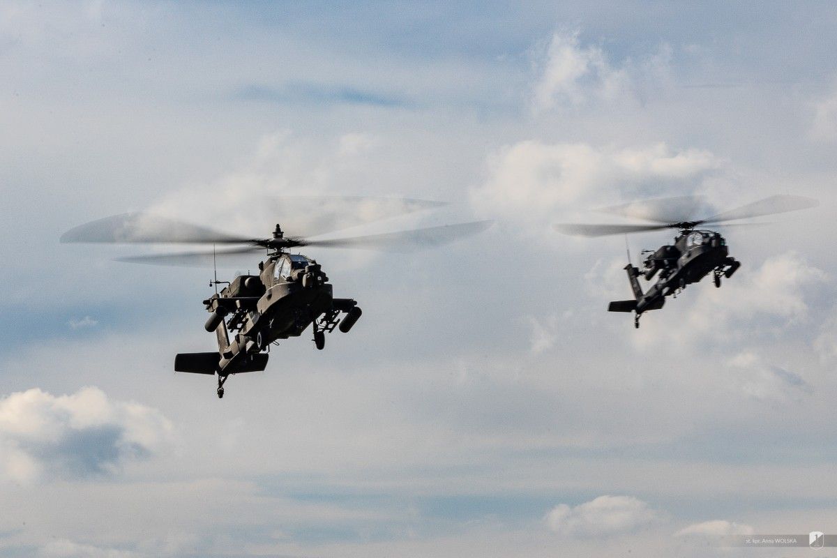 Wyjątkowe ćwiczenia w Toruniu. Apache i HIMARSy w akcji