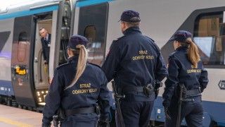 Funkcjonariusze Straży Ochrony Kolei