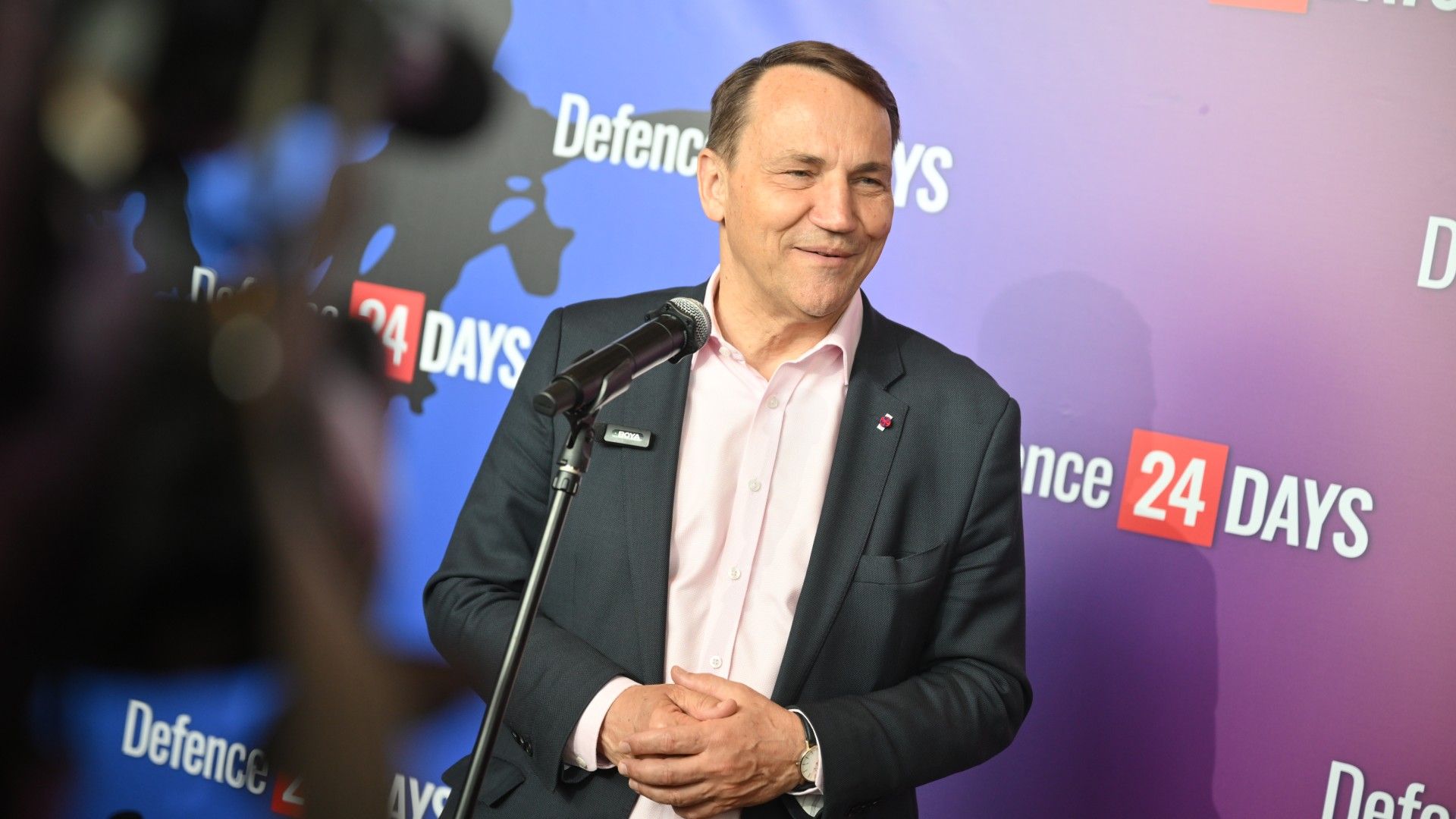 Sikorski: UE ma ponad 2000 rosyjskich dyplomatów; co najmniej 40% to szpiedzy