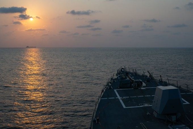 Iran atakuje amerykańskie niszczyciele. USA uderzyły na porty