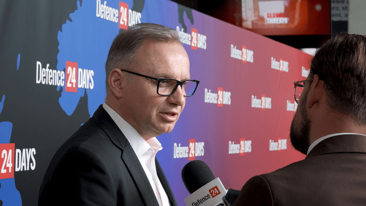 Były Prezydent RP: Tusk de facto zatrzymał CPK