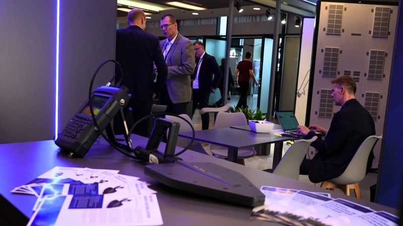 fragment stoiska firmy Rohde & Schwarz podczas konferencji Defence24 Days