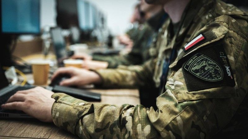 żołnierz DKWOC CSIRT MON