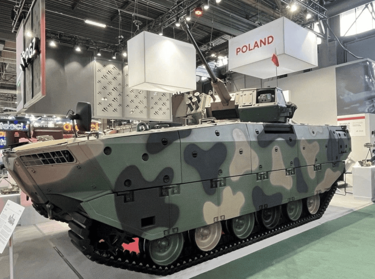 Narodowe stoiska na Eurosatory i targach obronnych. PAIH z mocnym wsparciem dla zbrojeniówki